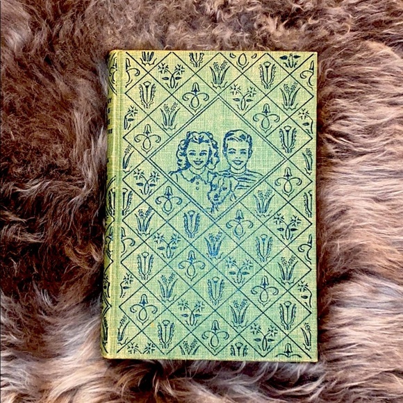 Vintage Bobbsey Twins at the Seashore book - Picture 2 of 4